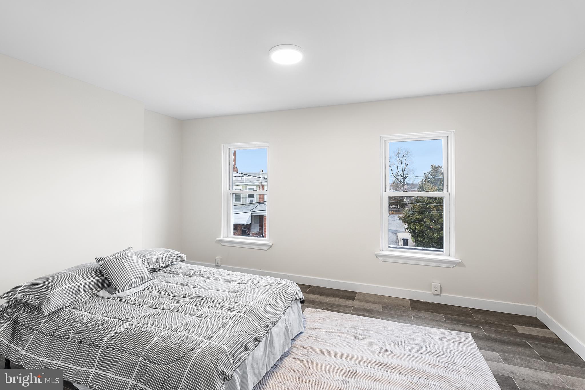 1618 W 10TH STREET