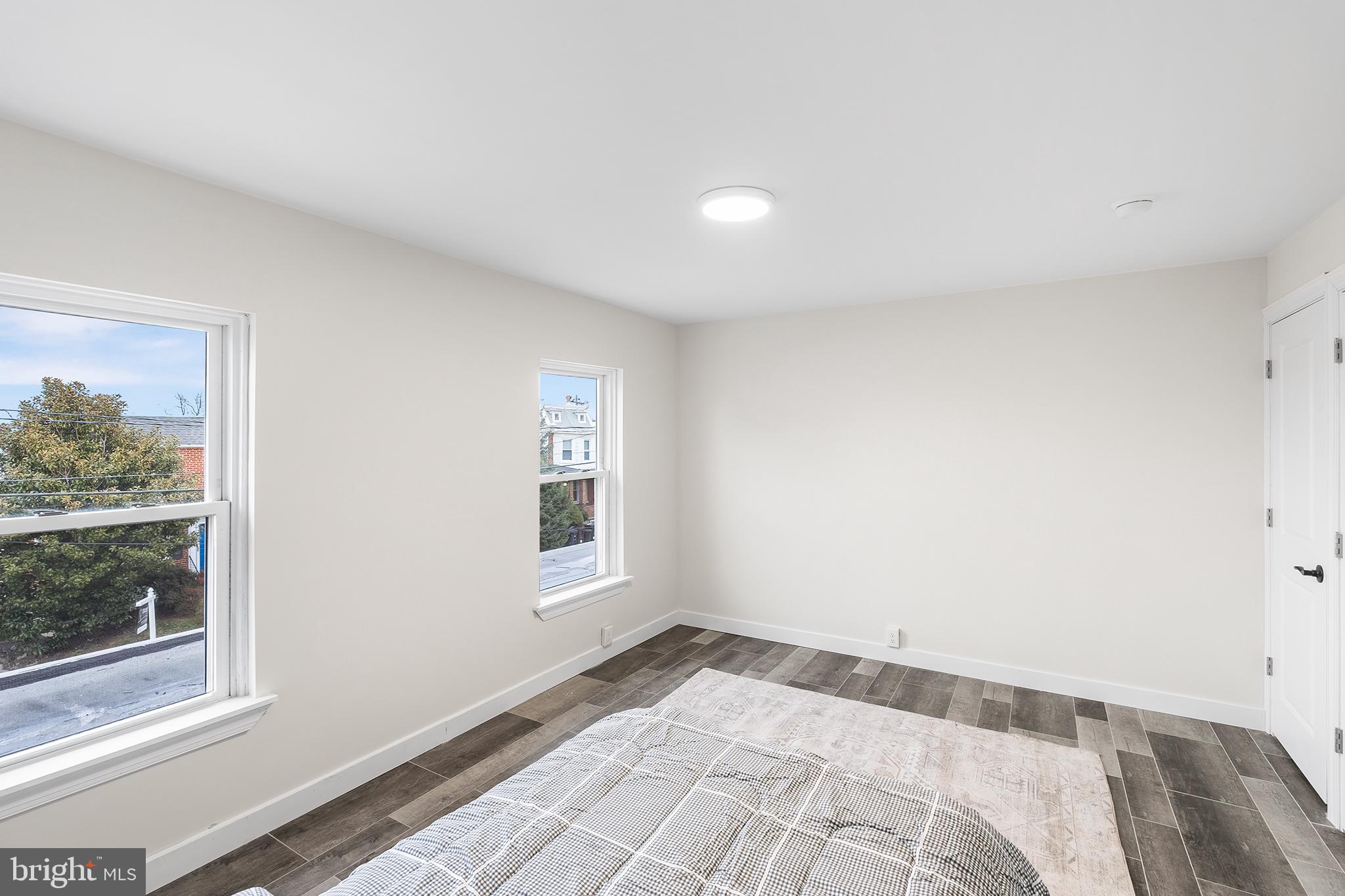1618 W 10TH STREET