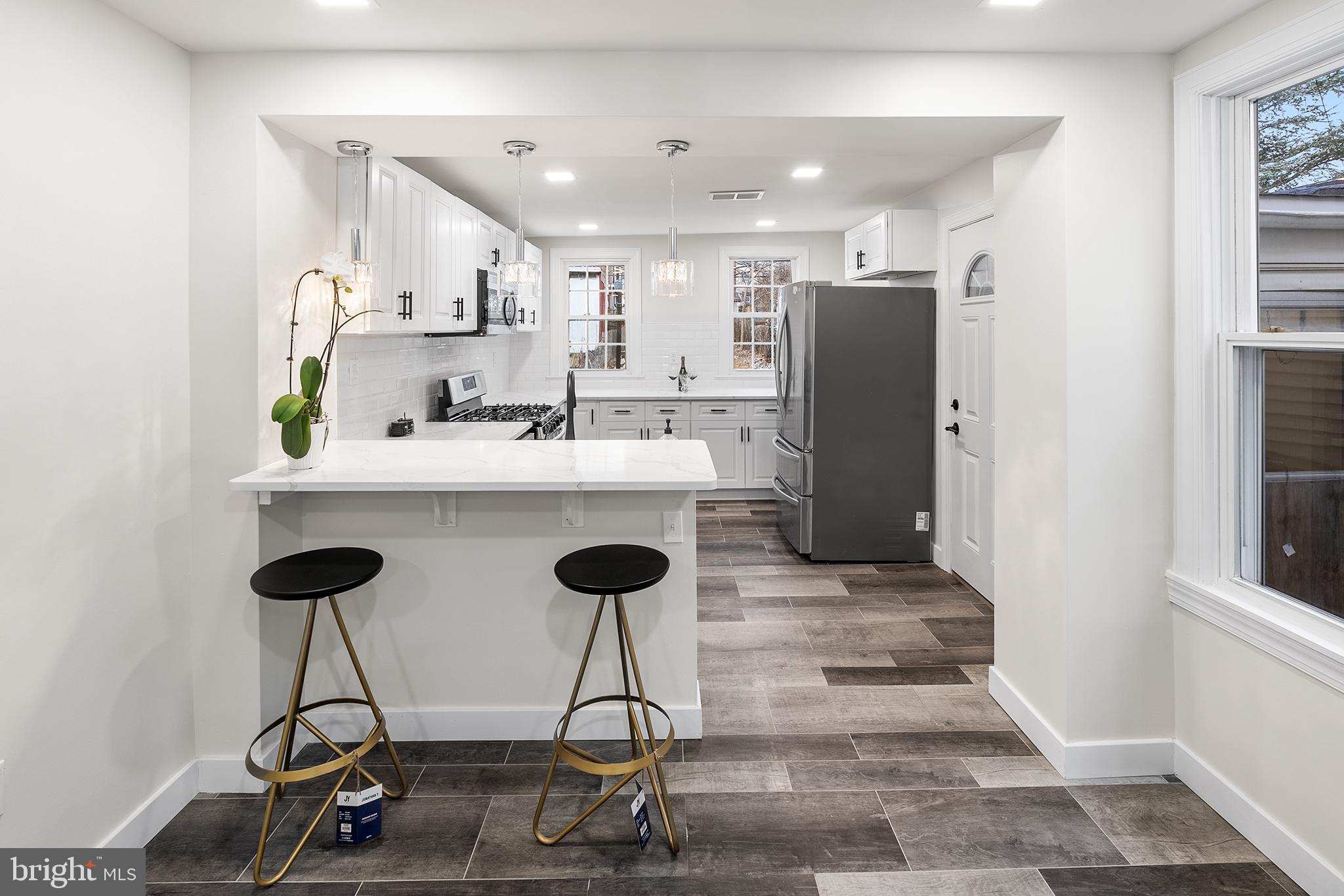1618 W 10TH STREET