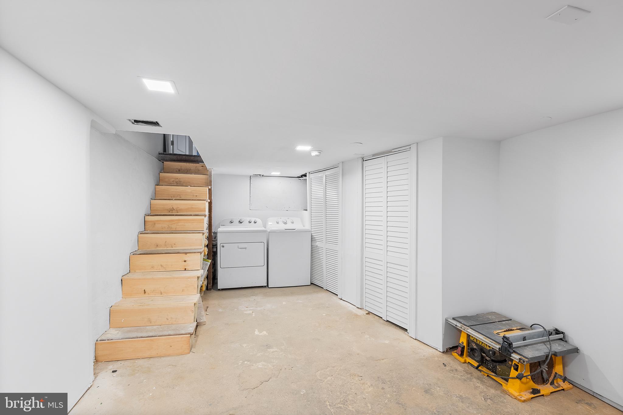 1618 W 10TH STREET