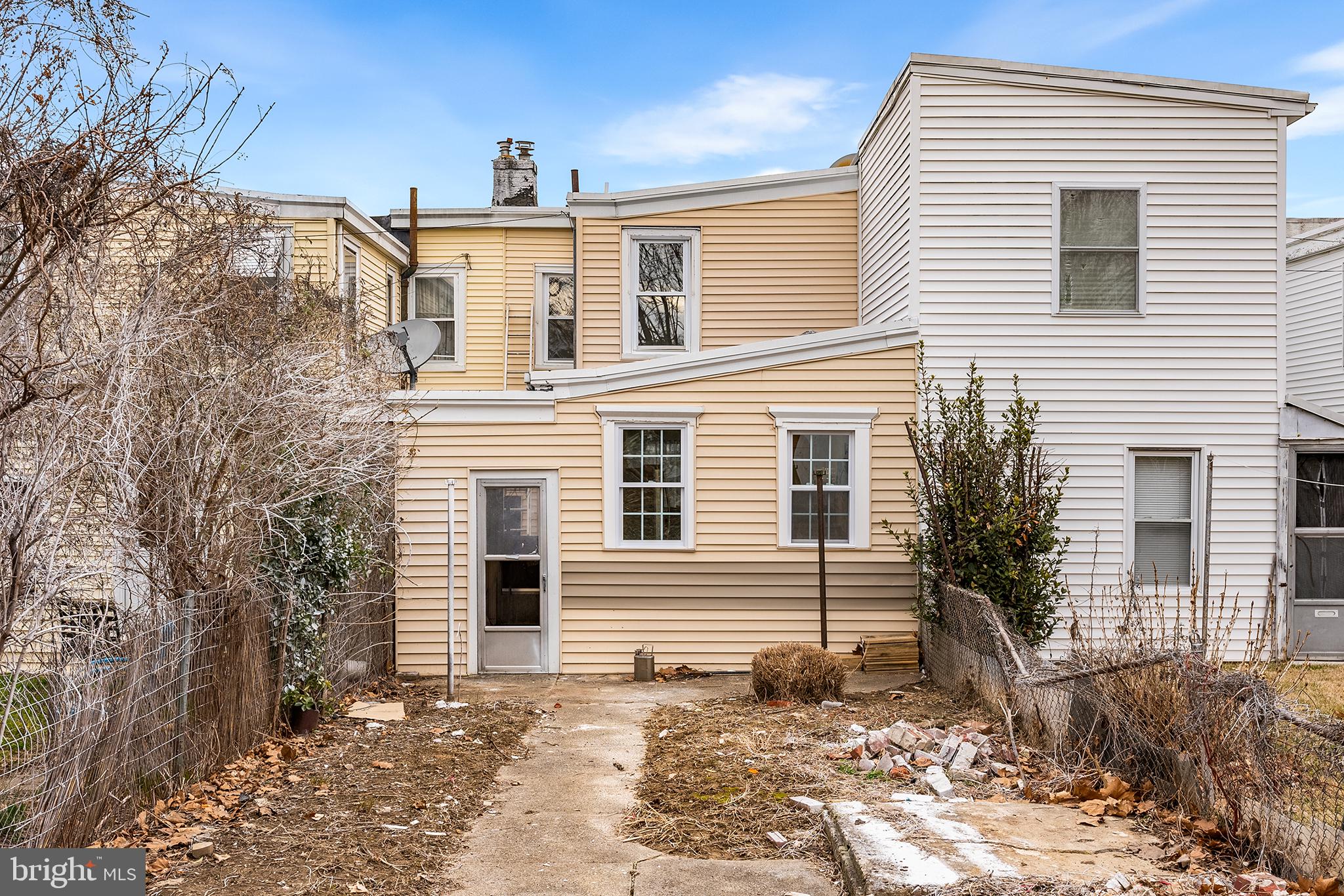 1618 W 10TH STREET