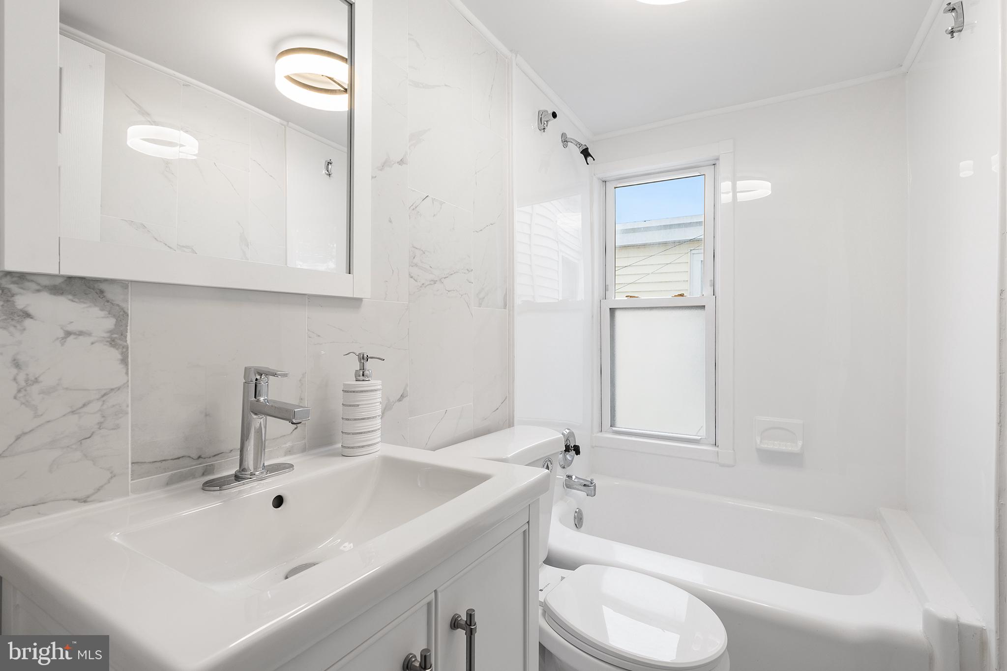 1618 W 10TH STREET
