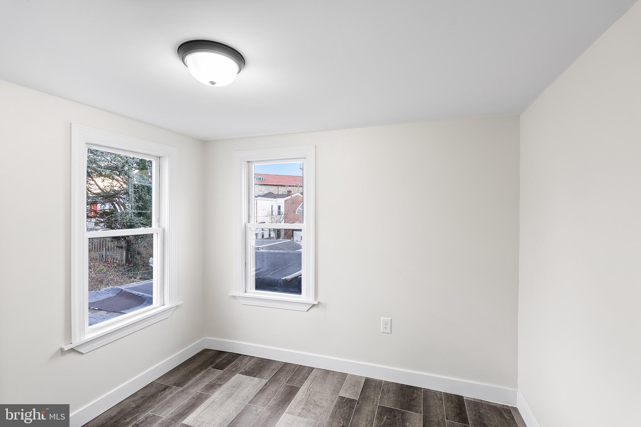 1618 W 10TH STREET