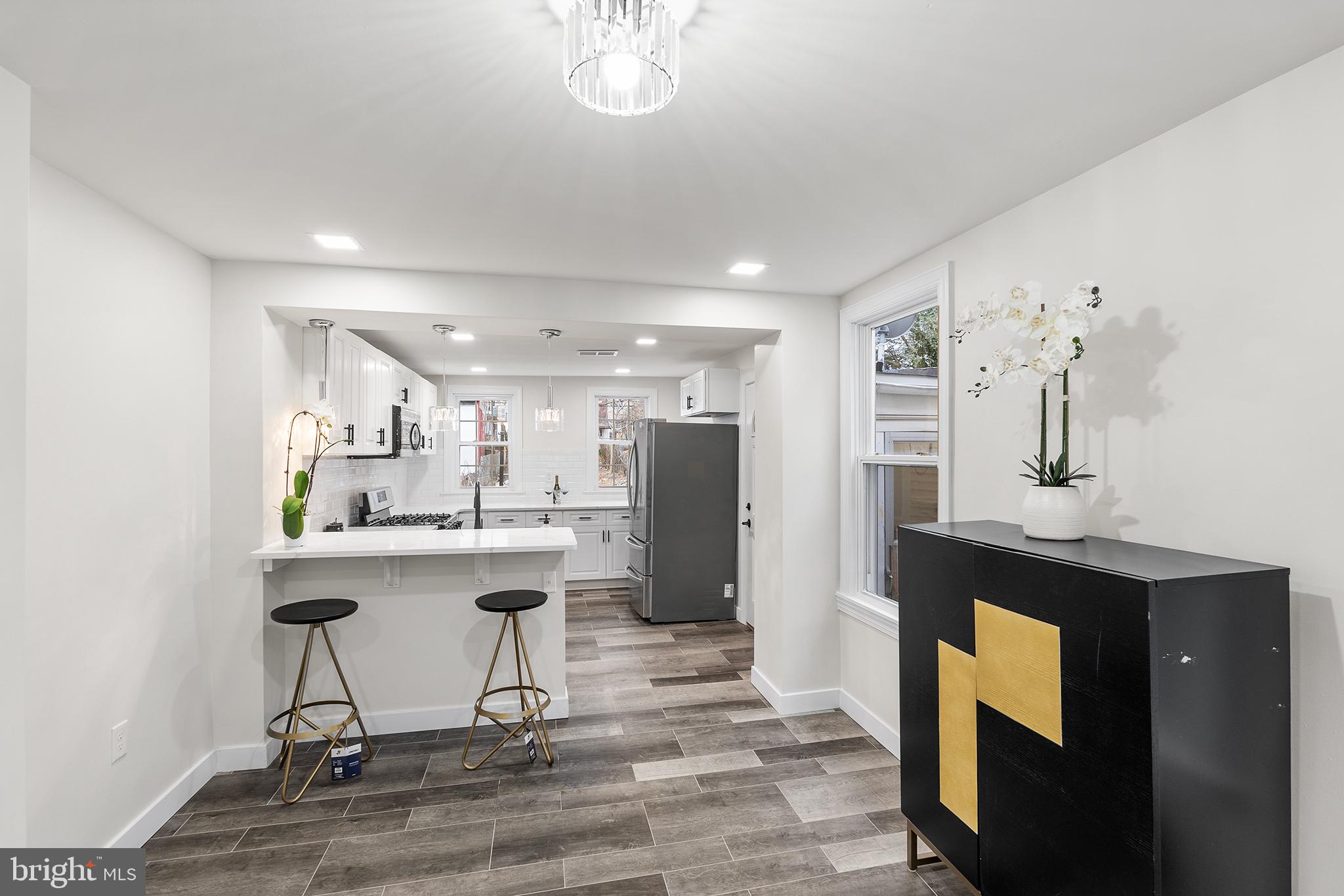 1618 W 10TH STREET