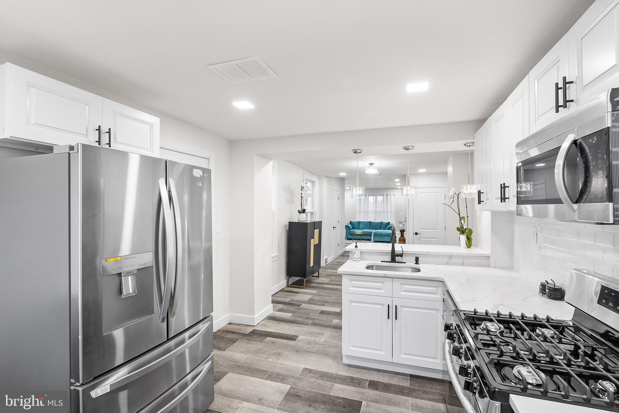 1618 W 10TH STREET