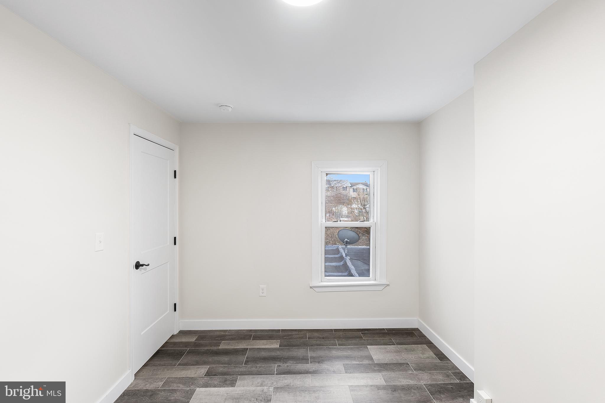 1618 W 10TH STREET