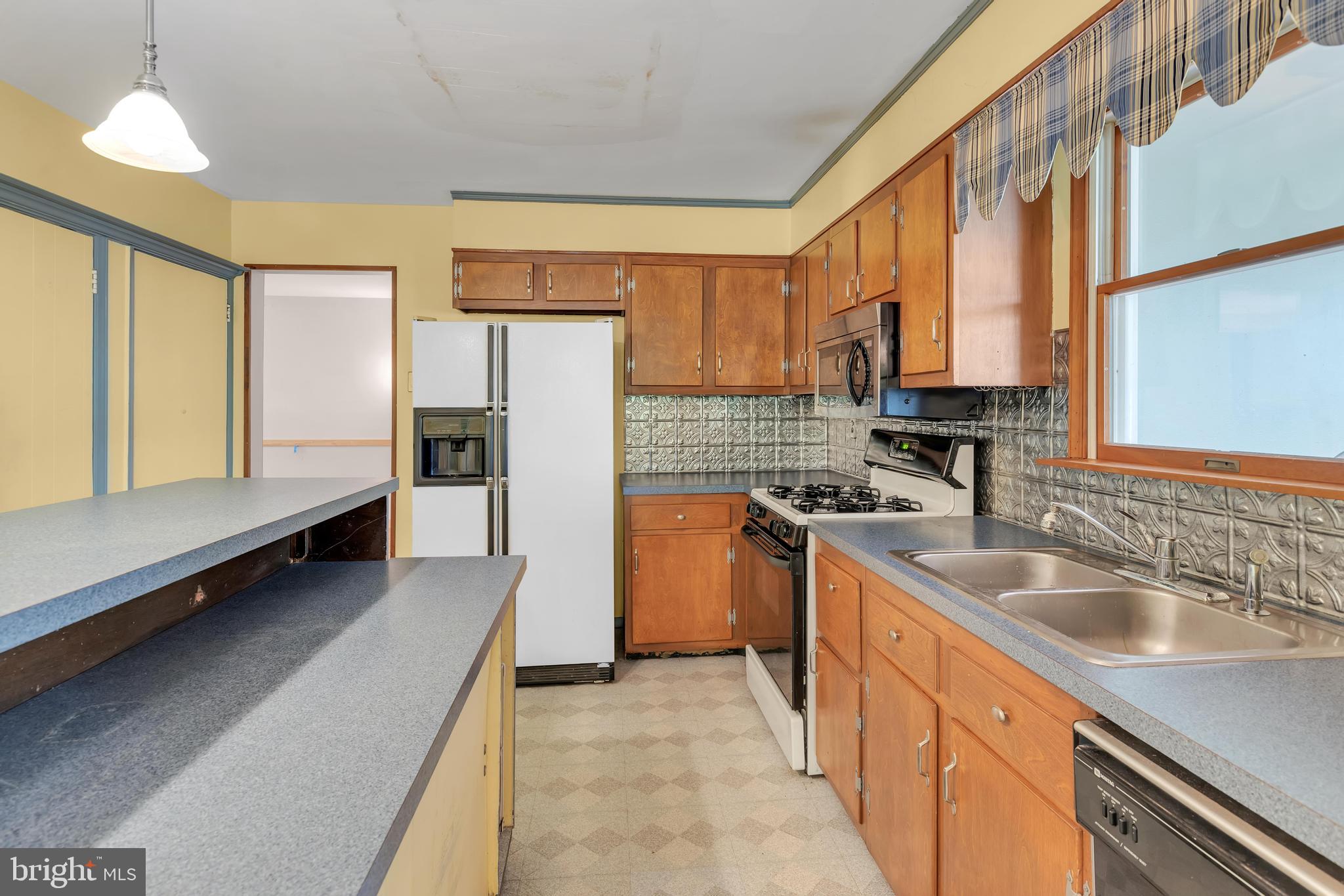 2502 CROSSGATE DRIVE