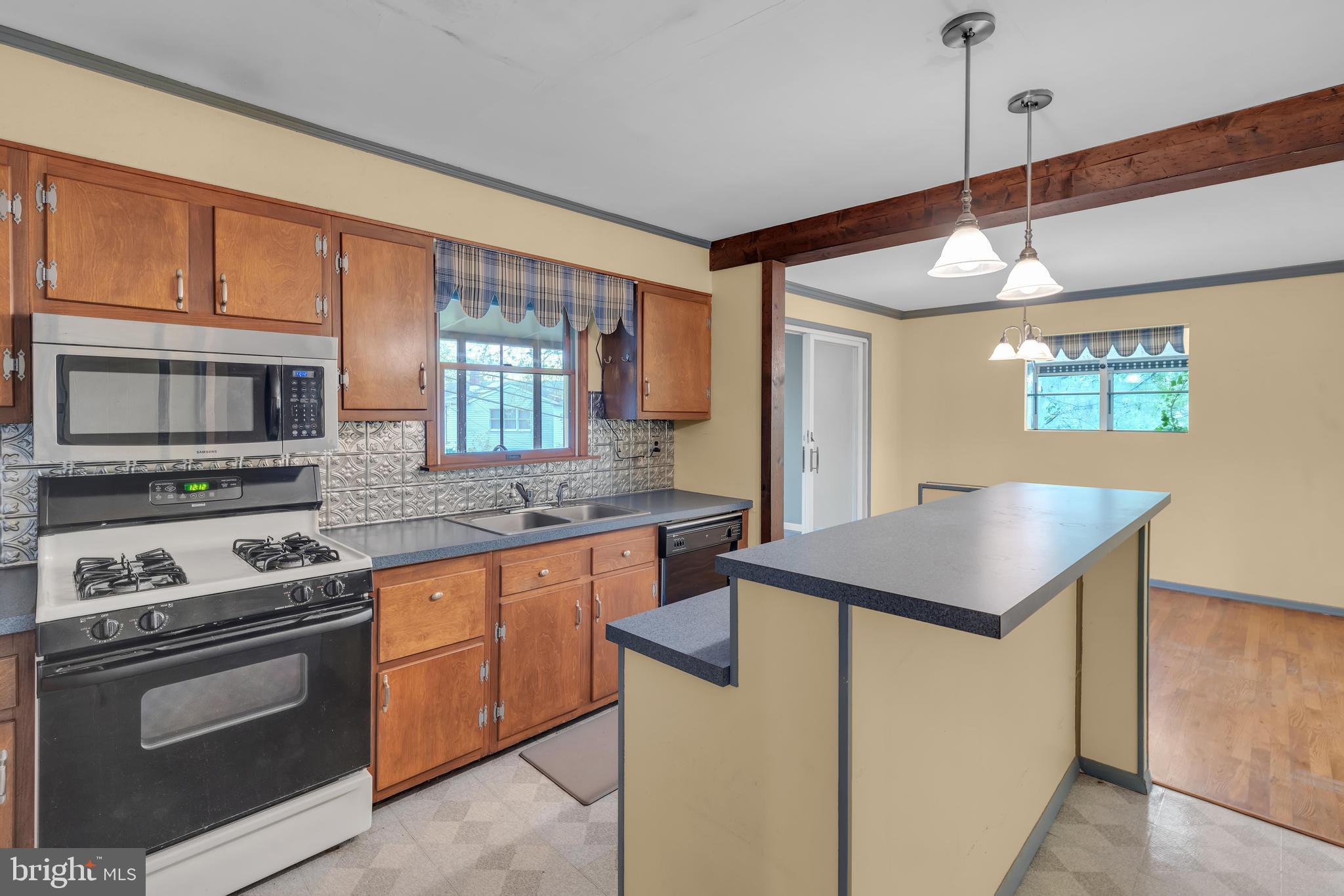 2502 CROSSGATE DRIVE