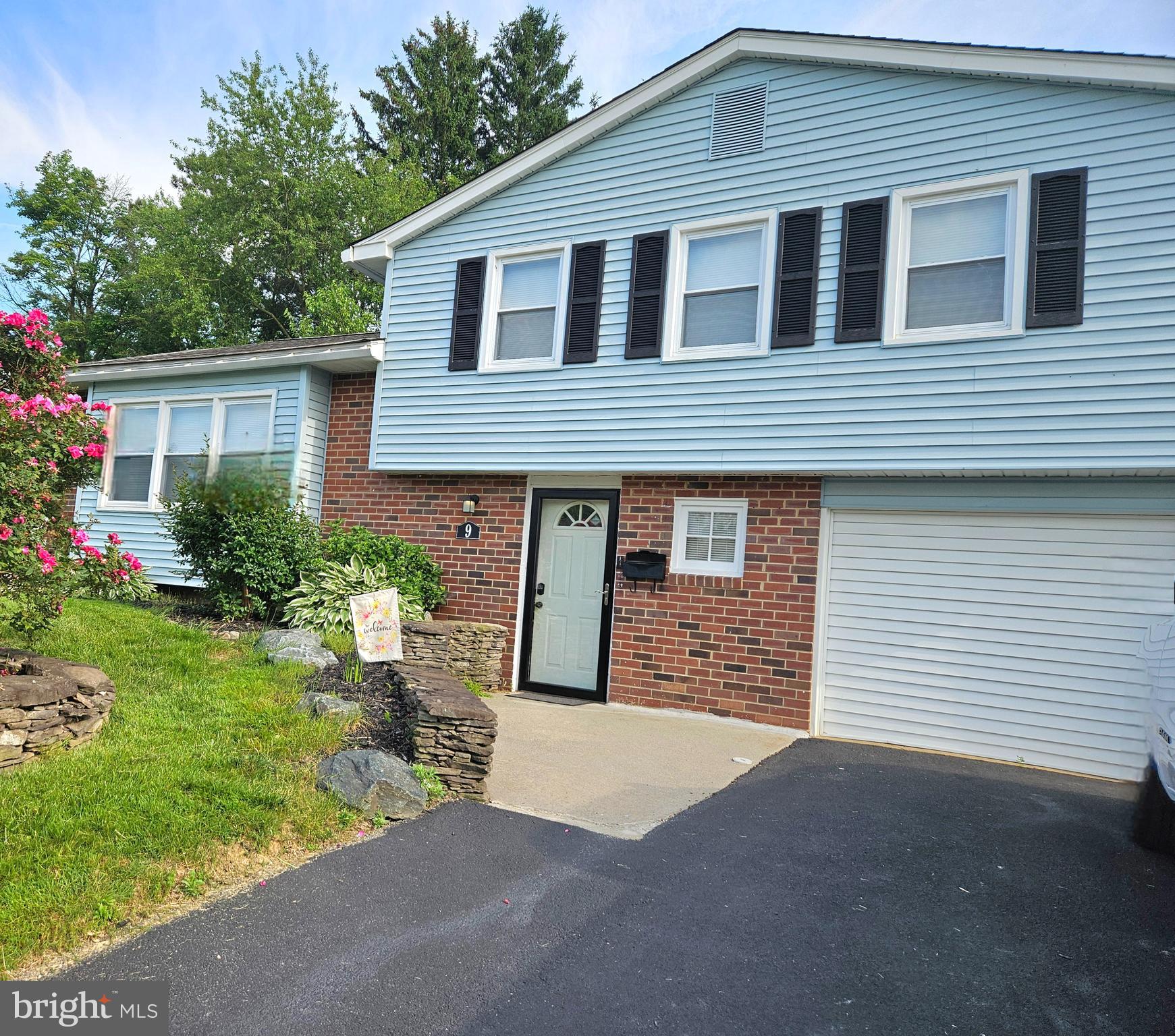 9 PINEDALE ROAD