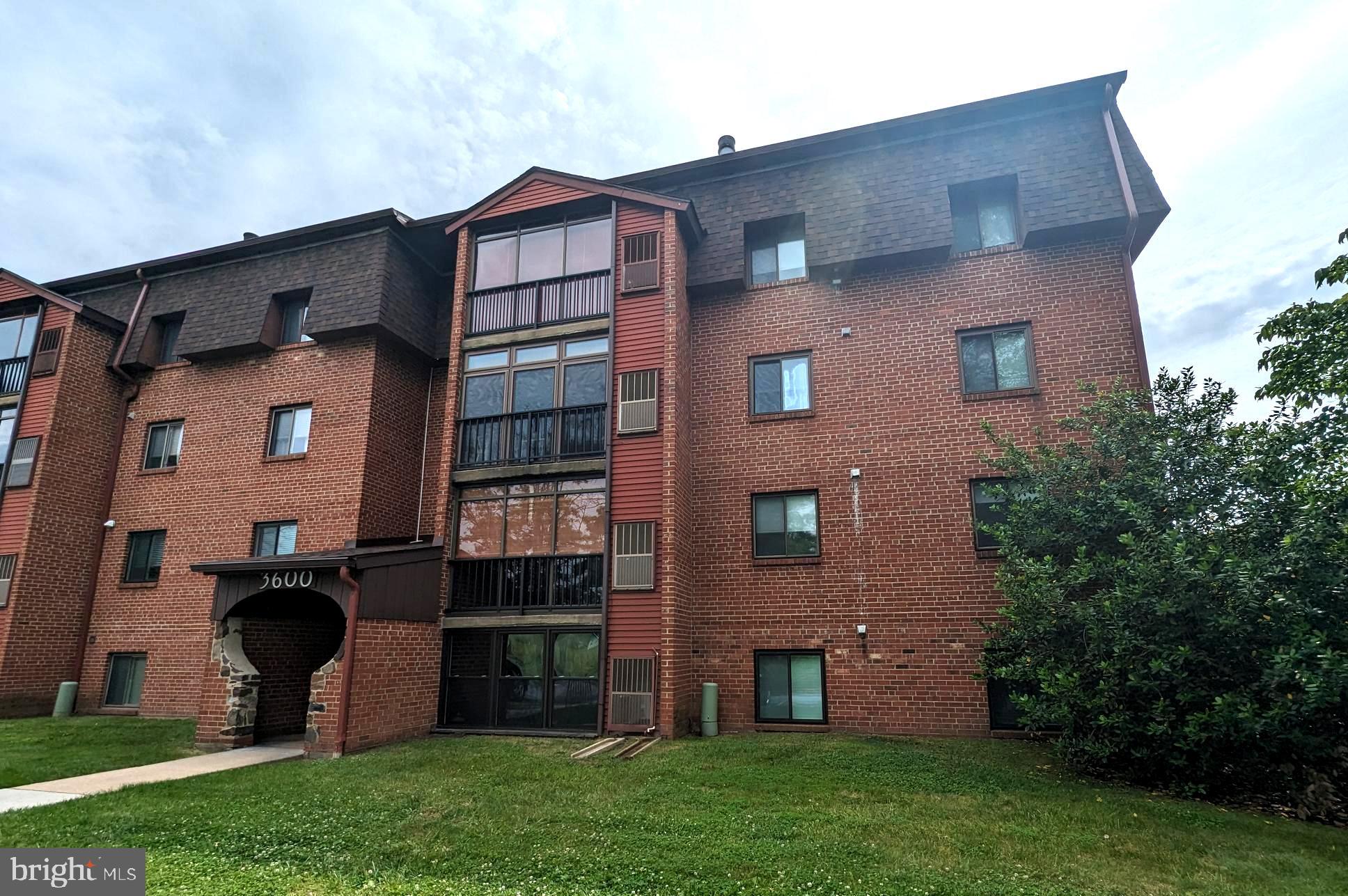 3600 RUSTIC LANE 215 215