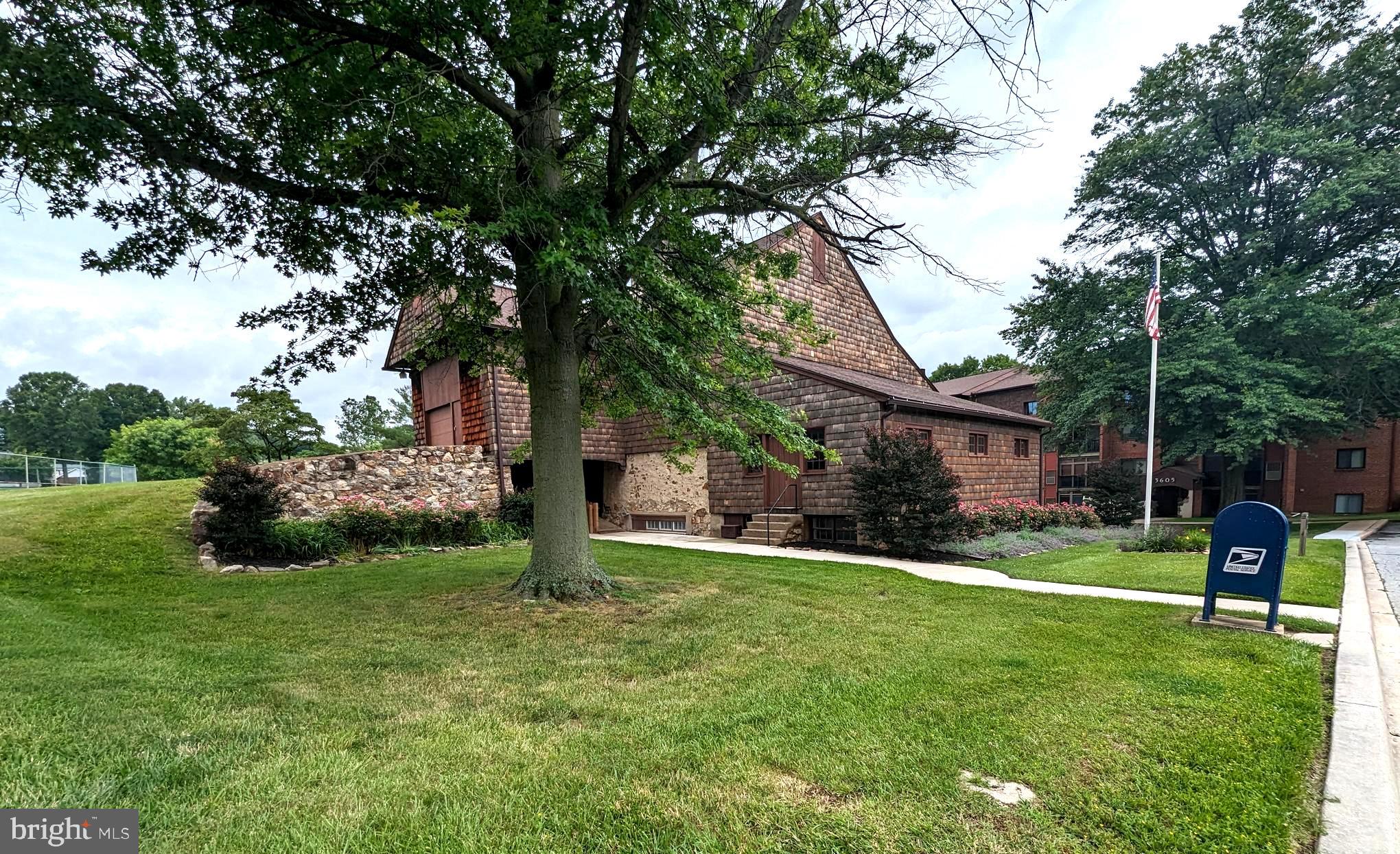 3600 RUSTIC LANE 215 215