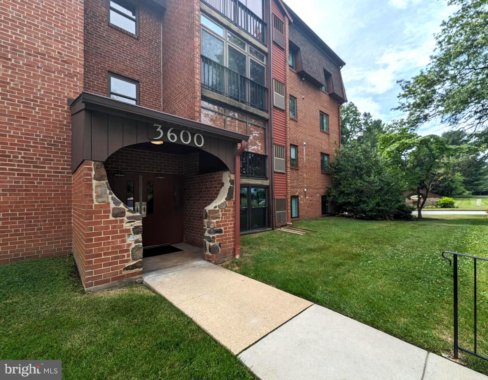 3600 RUSTIC LANE 215 215