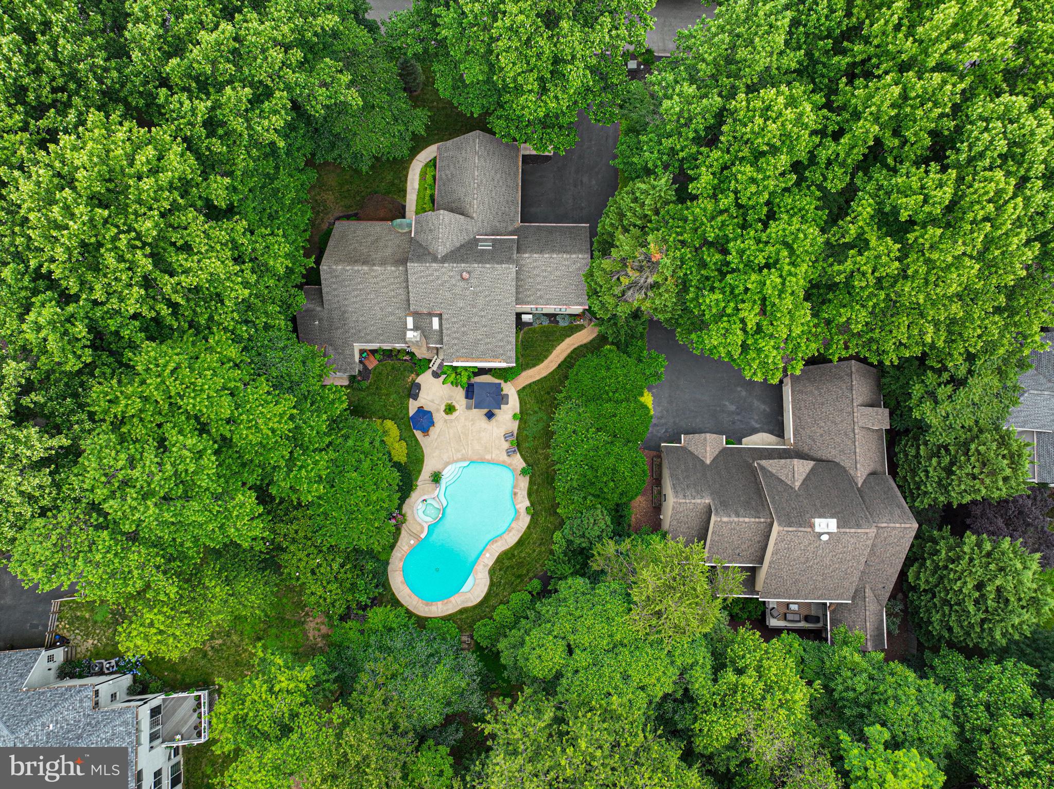 11 FOREST RIDGE