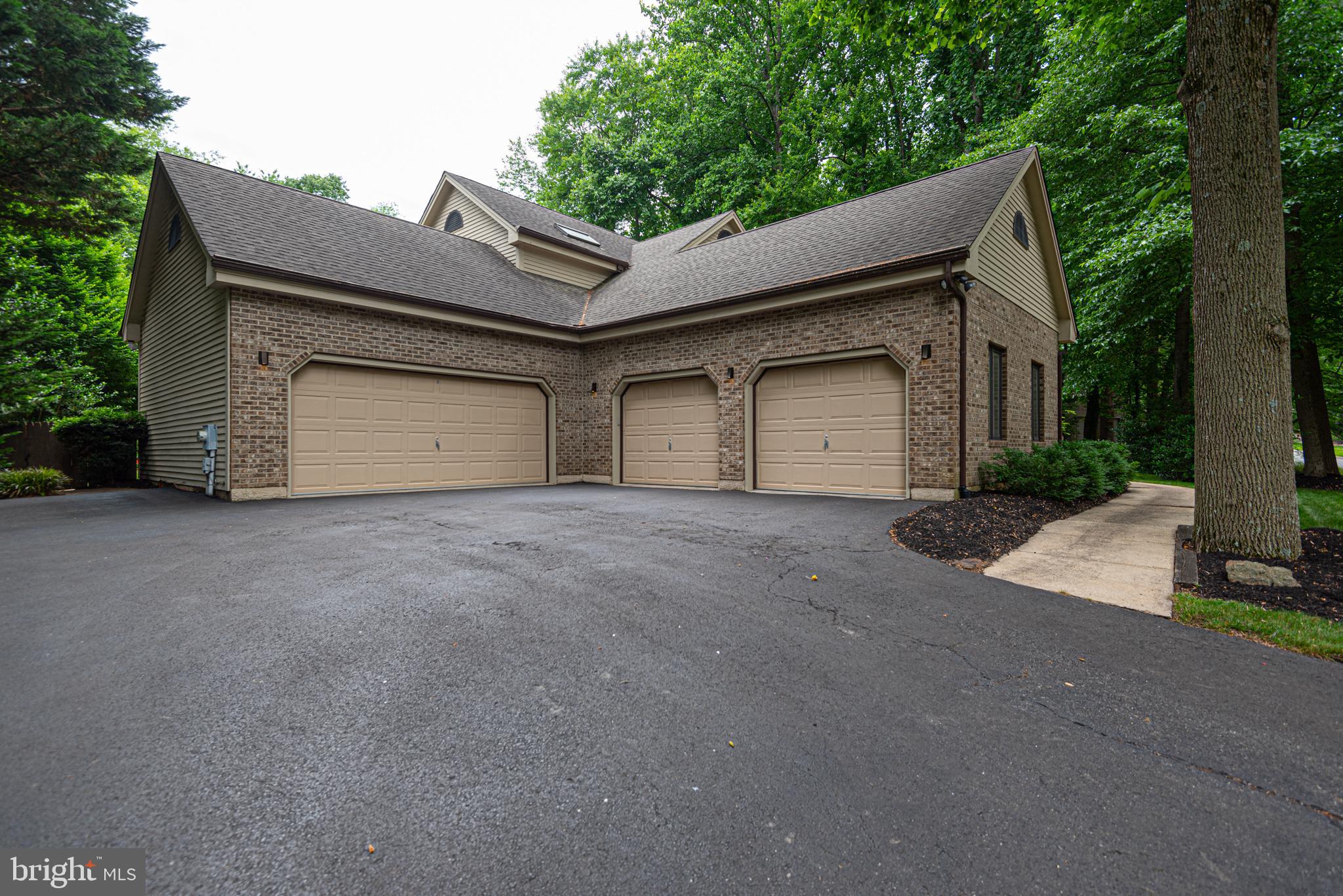11 FOREST RIDGE