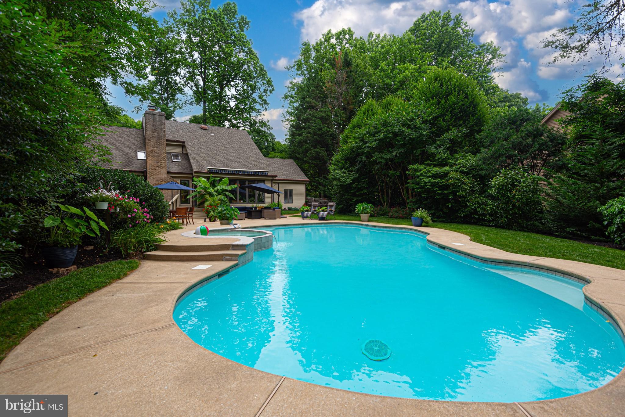 11 FOREST RIDGE