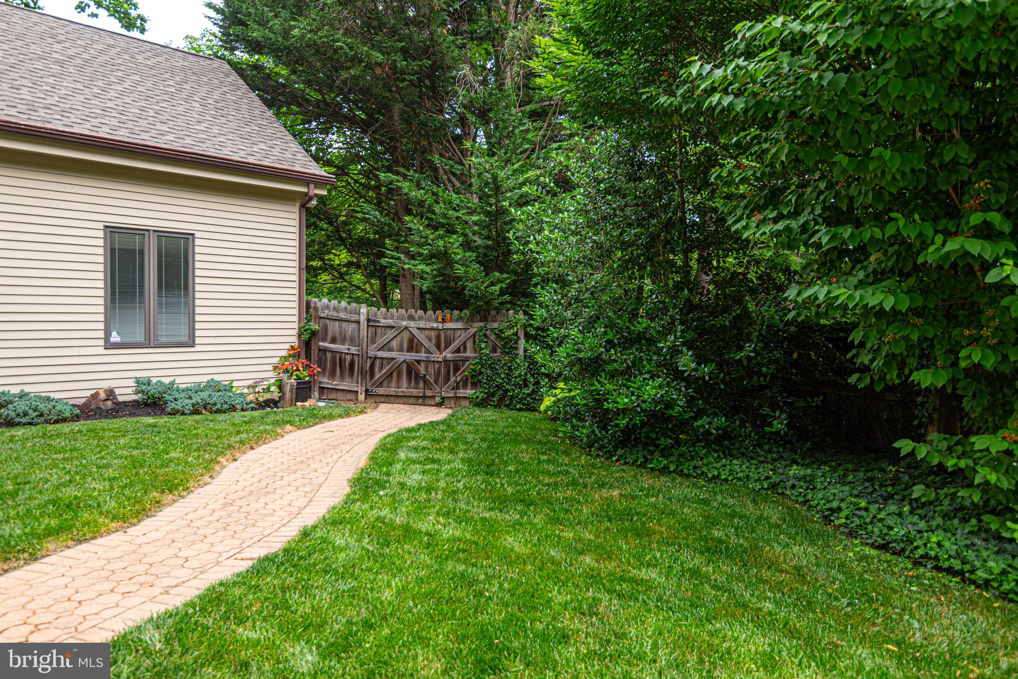 11 FOREST RIDGE
