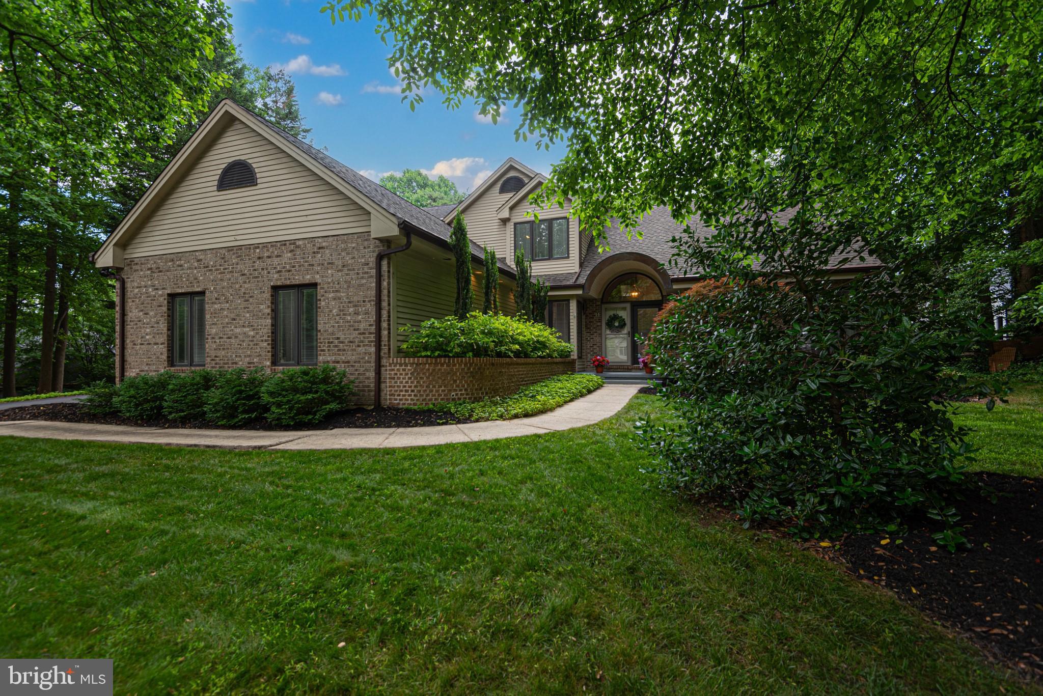 11 FOREST RIDGE