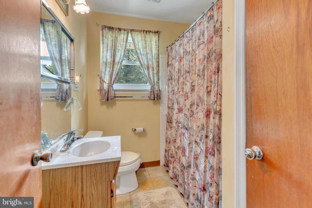 5 POWHATAN ROAD