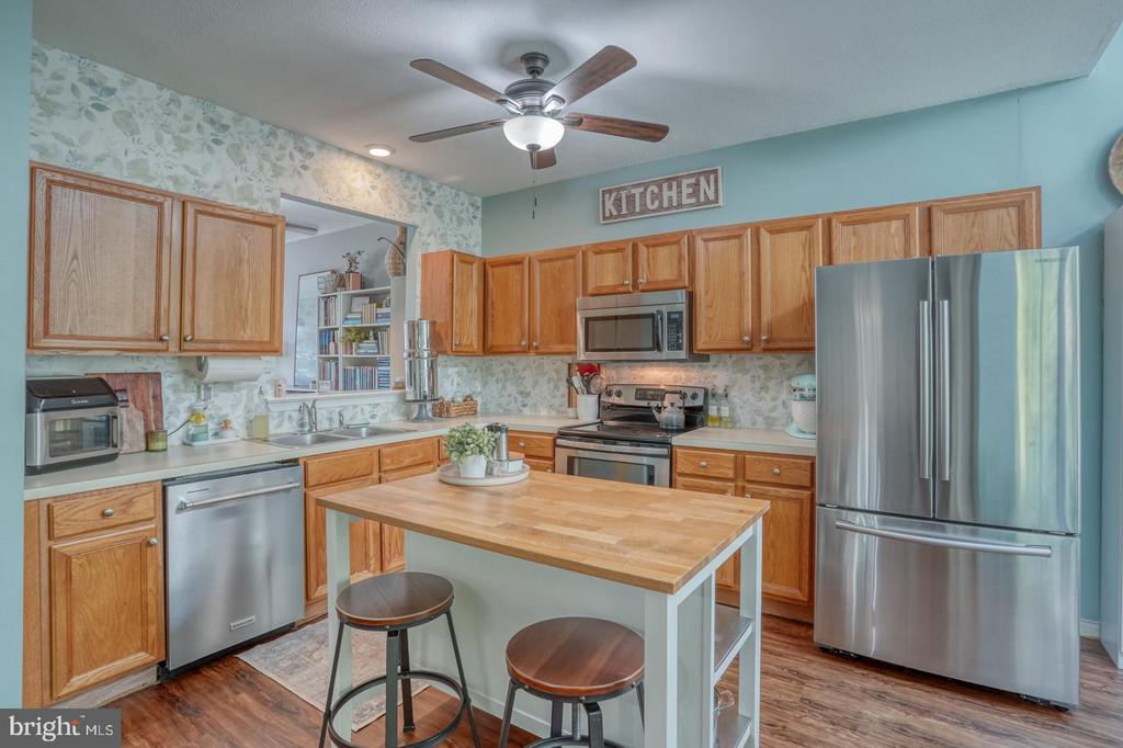 409 WOODSTOCK LANE