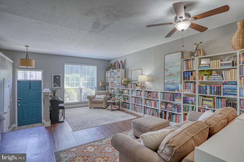 409 WOODSTOCK LANE