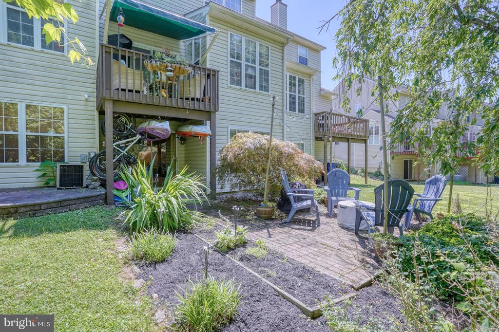 409 WOODSTOCK LANE