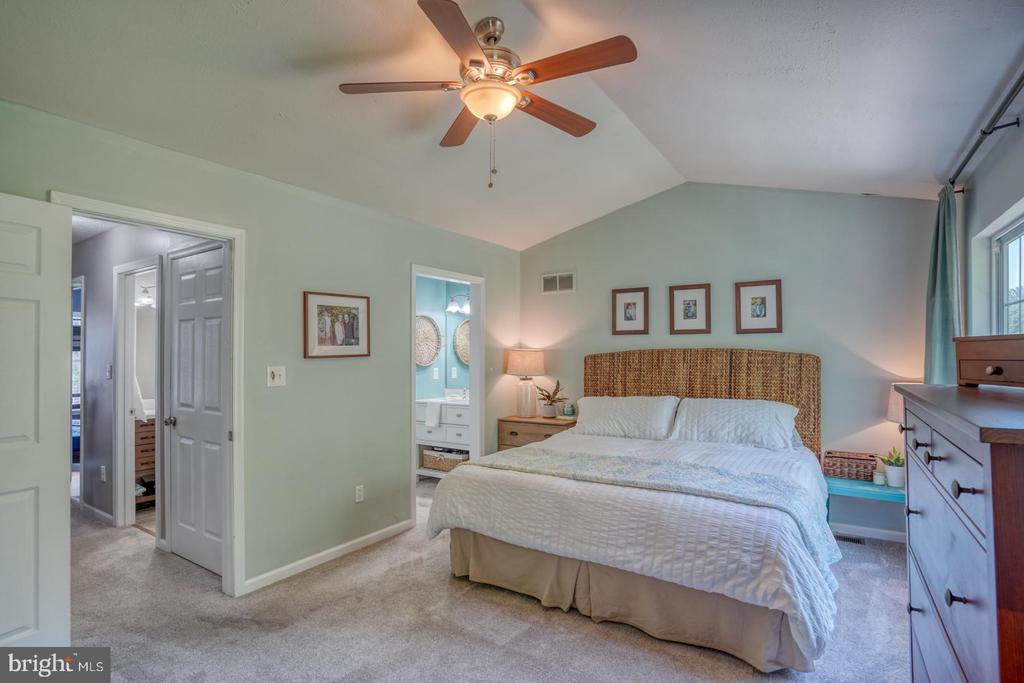 409 WOODSTOCK LANE