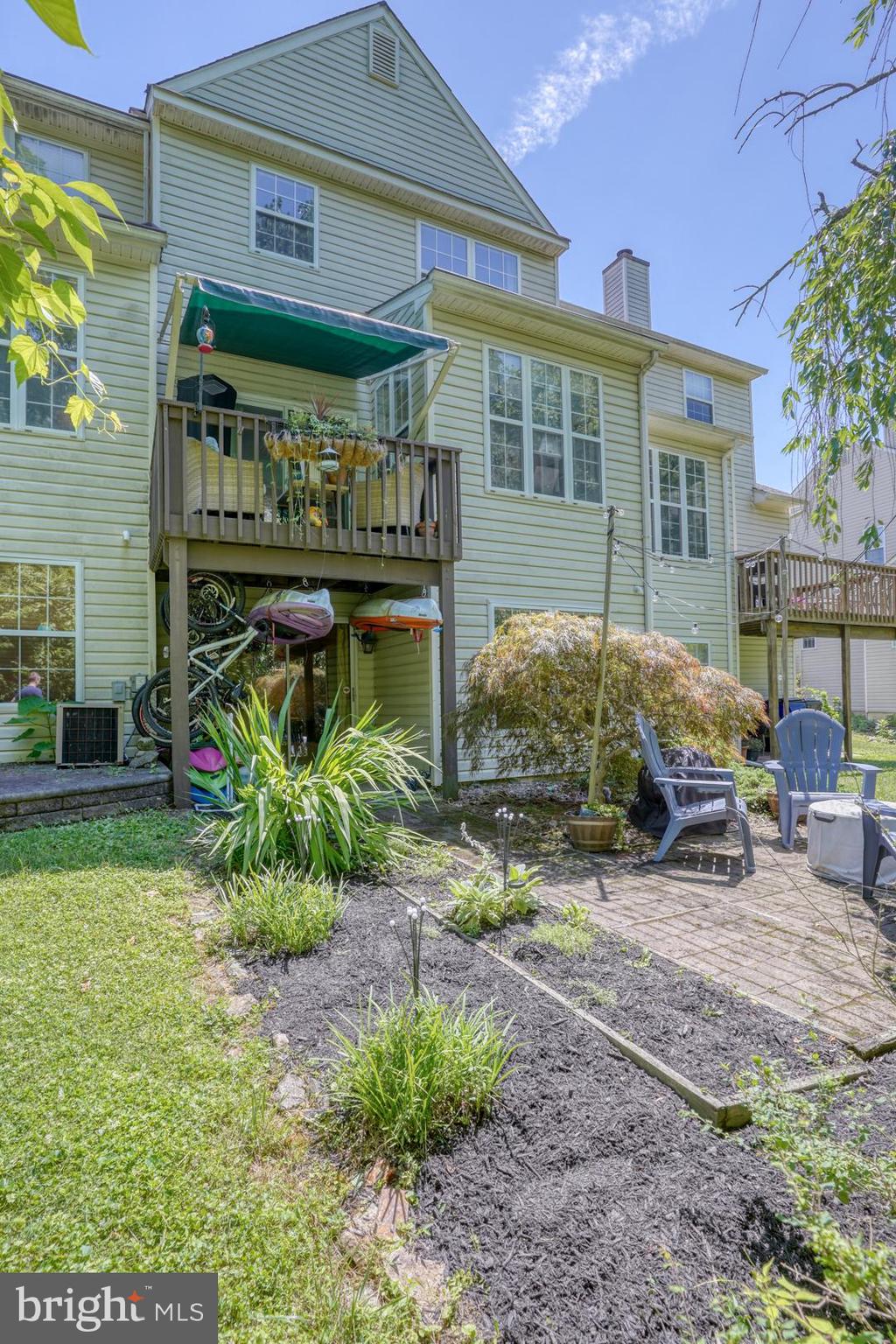 409 WOODSTOCK LANE