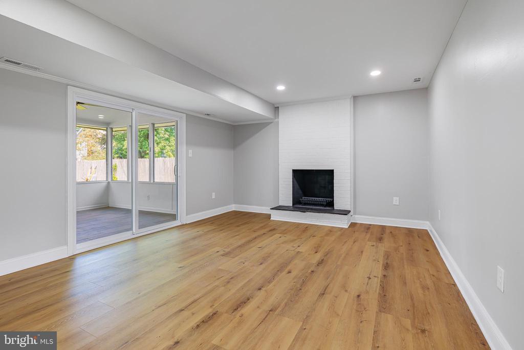 6 WHITEHAVEN DRIVE