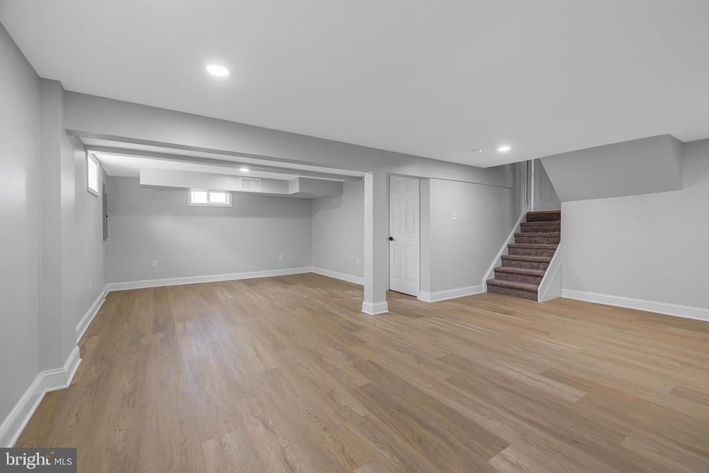 6 WHITEHAVEN DRIVE