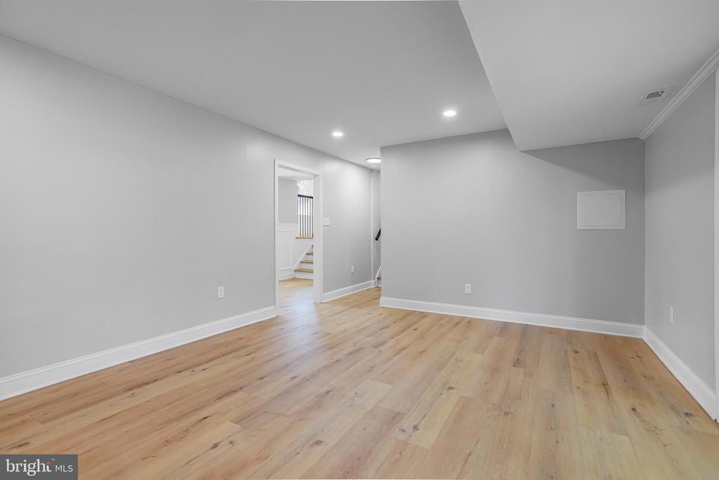 6 WHITEHAVEN DRIVE