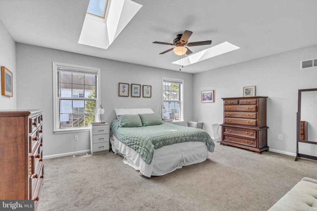 900 SABINA CIRCLE