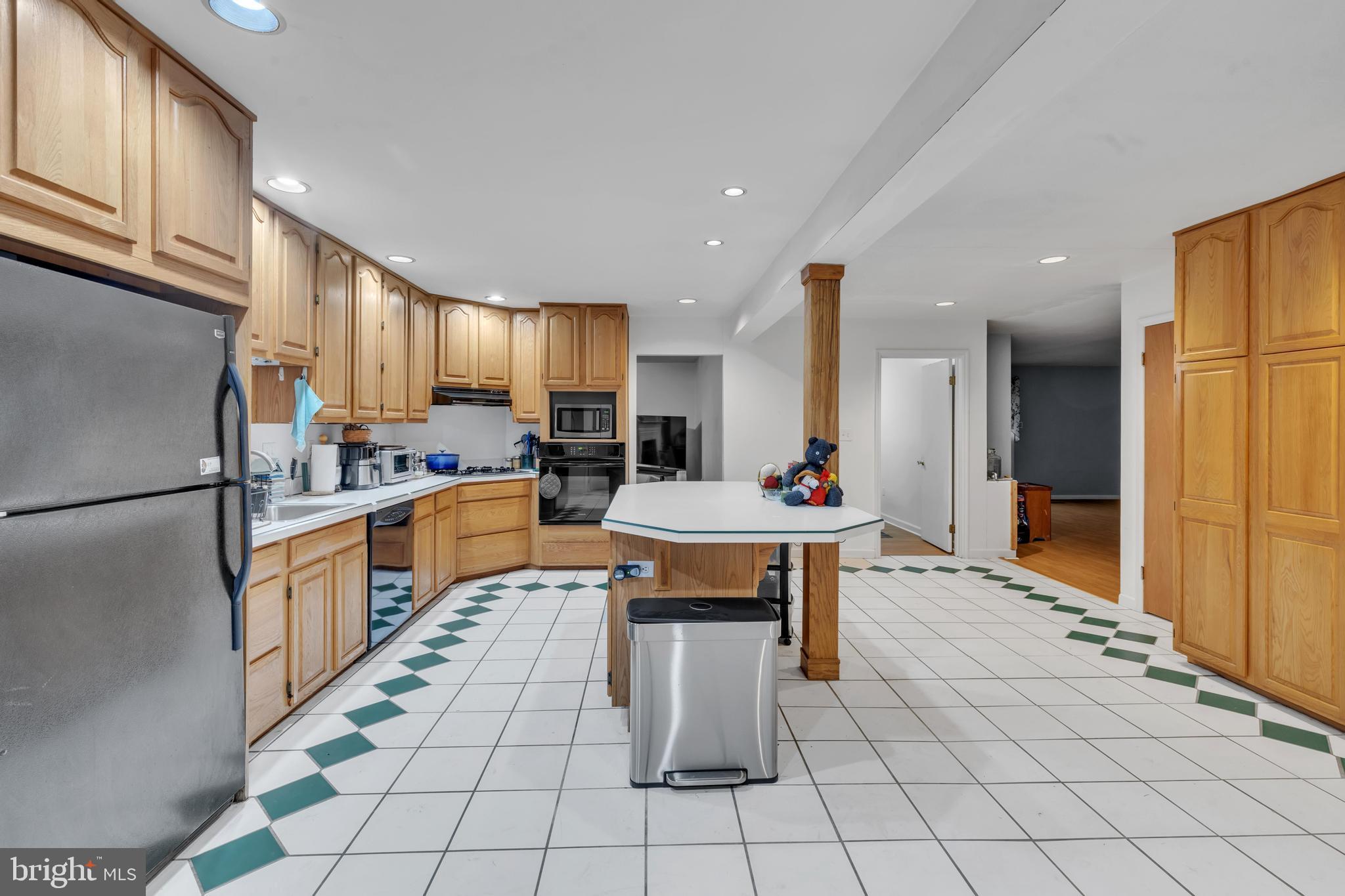 2601 SKYLARK ROAD