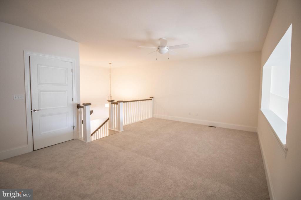 1111 INVERMERE ROAD