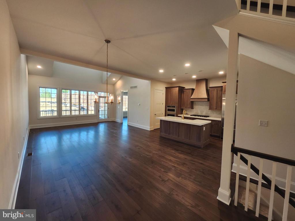 1111 INVERMERE ROAD