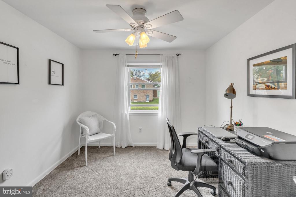 130 N DILLWYN ROAD