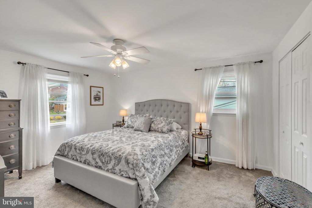 130 N DILLWYN ROAD