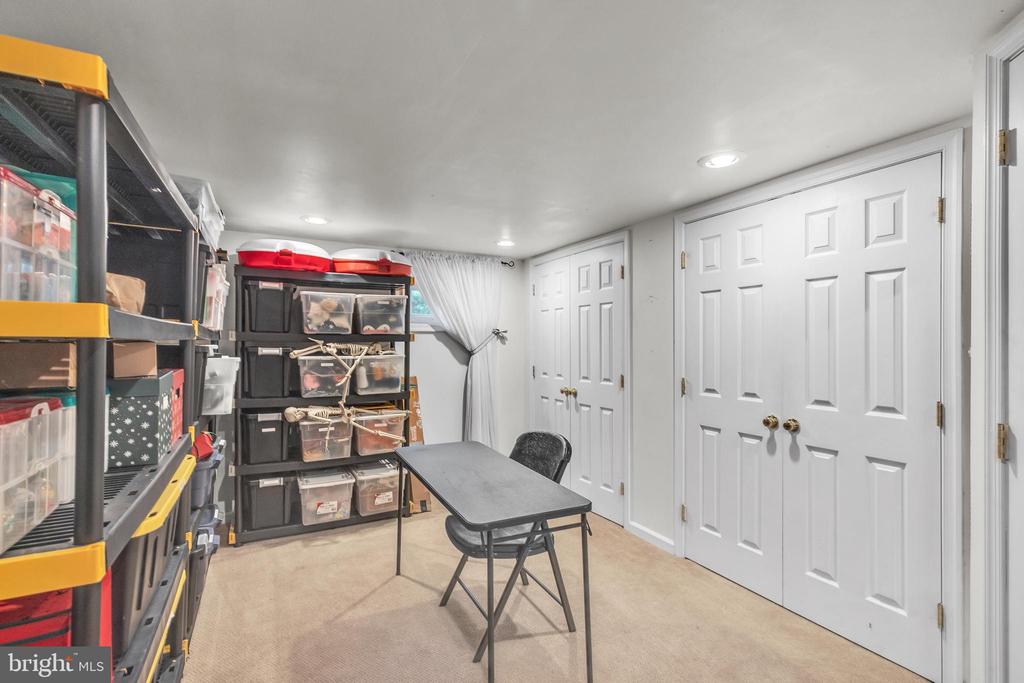 130 N DILLWYN ROAD