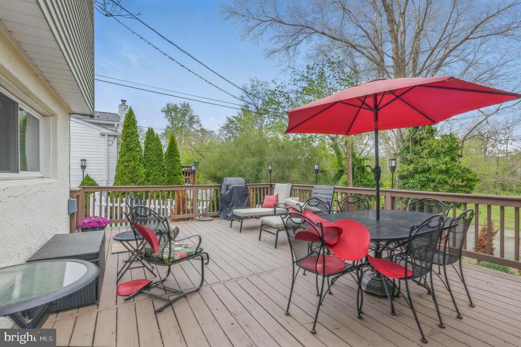 130 N DILLWYN ROAD