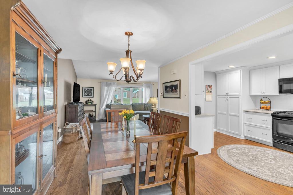 130 N DILLWYN ROAD