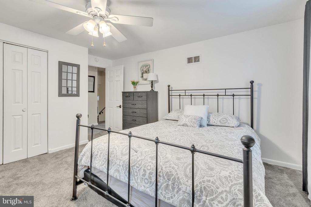 130 N DILLWYN ROAD