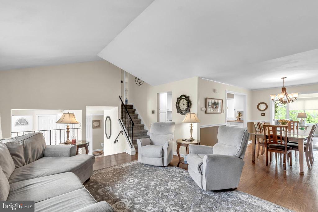 130 N DILLWYN ROAD