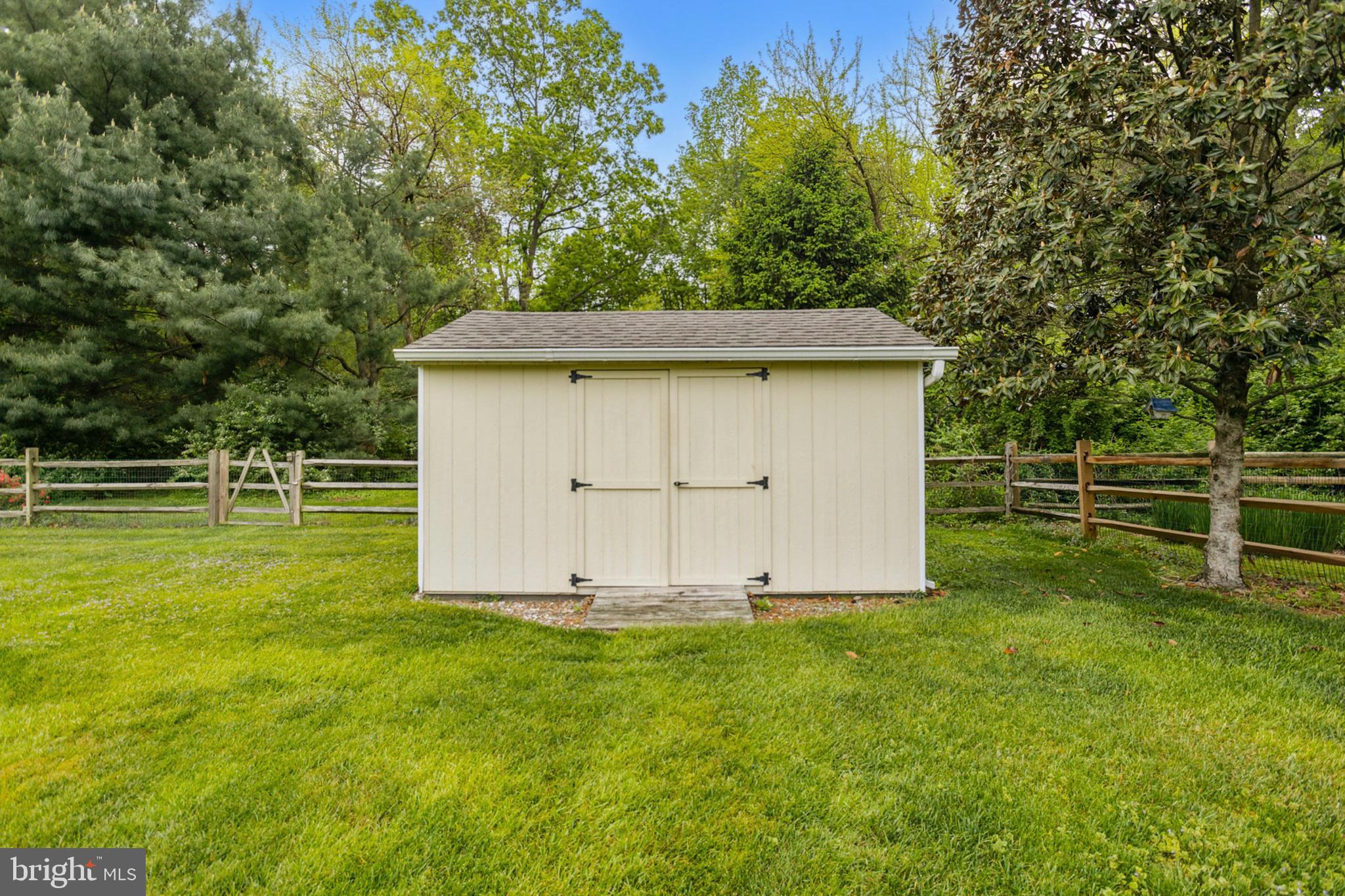 24 OAKVIEW DRIVE
