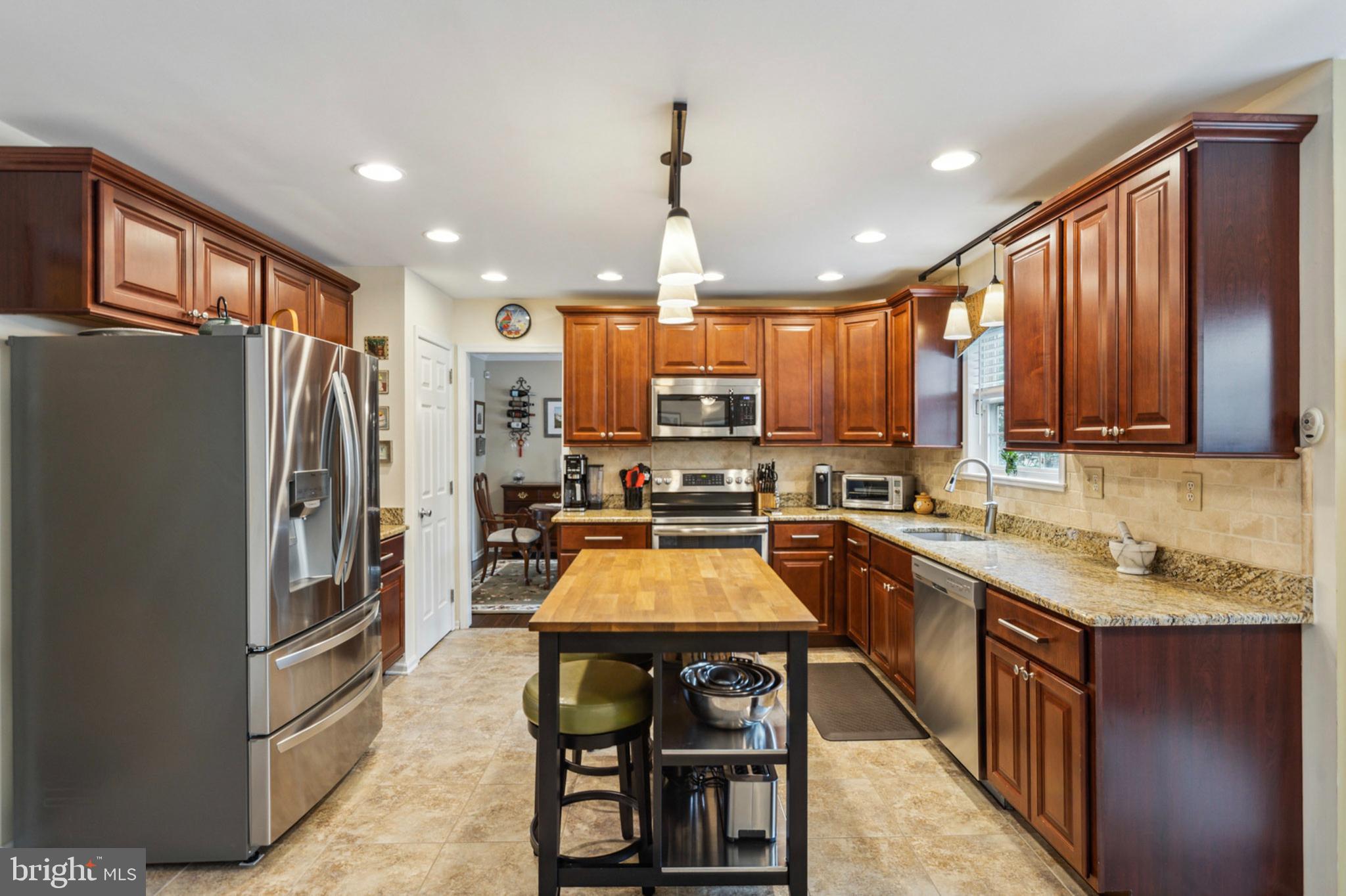 24 OAKVIEW DRIVE