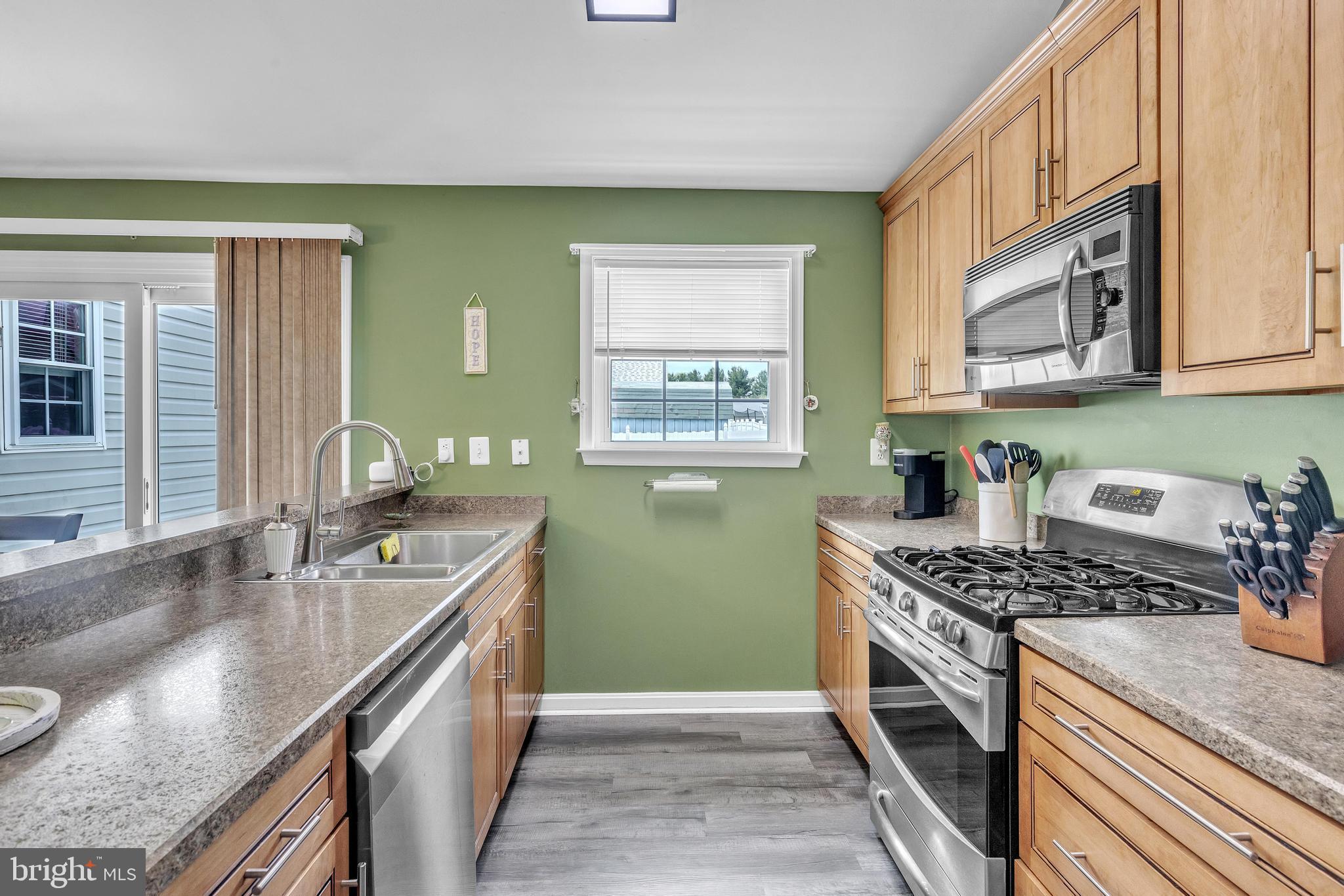 5 PATRICIA CIRCLE