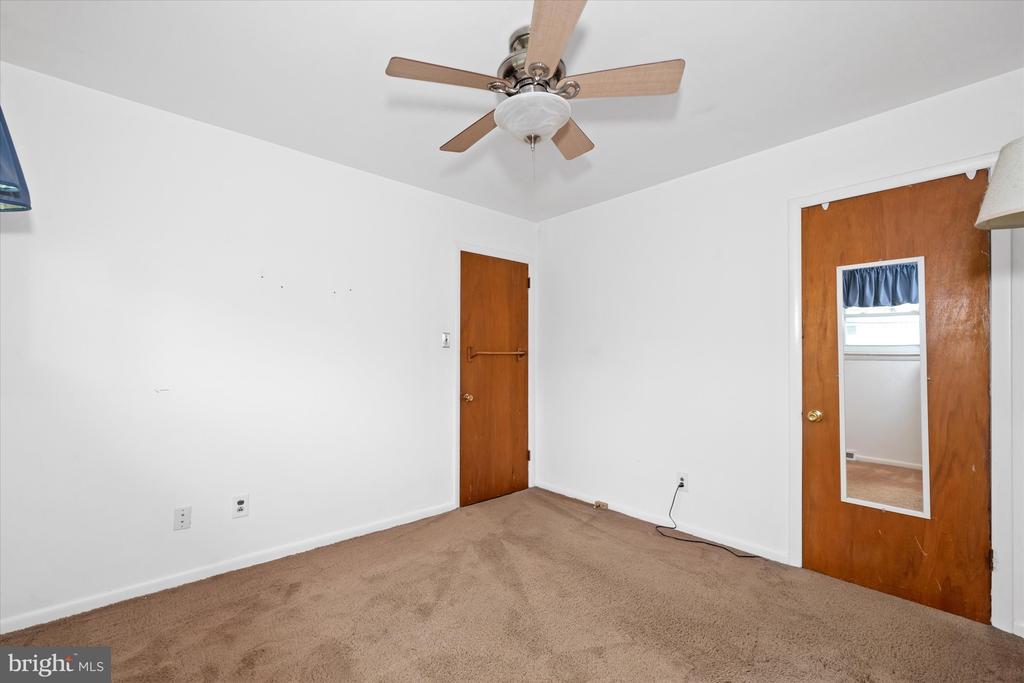 7 ERSKINE COURT