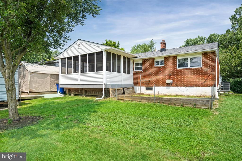 7 ERSKINE COURT