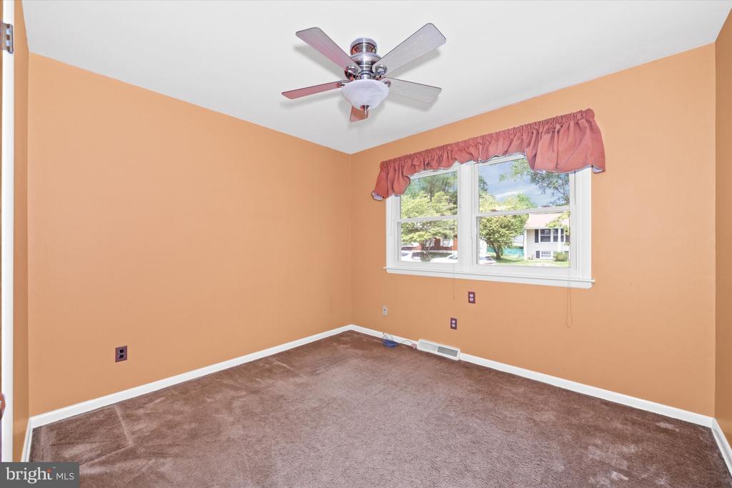 7 ERSKINE COURT