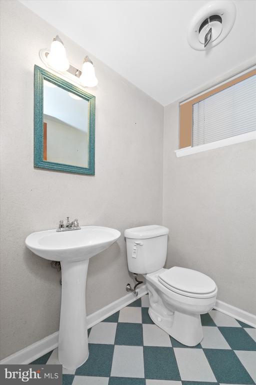 7 ERSKINE COURT