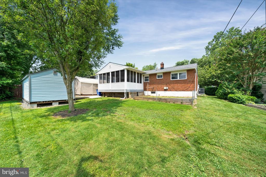 7 ERSKINE COURT