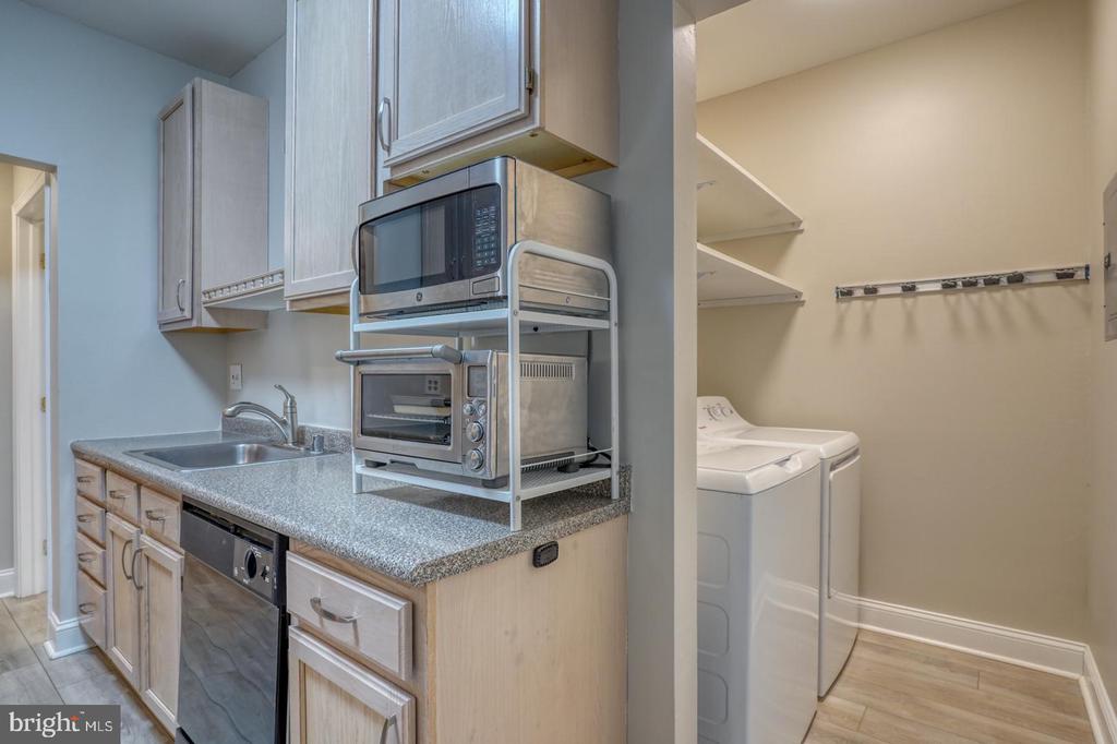 2902 WATERS EDGE DRIVE 261